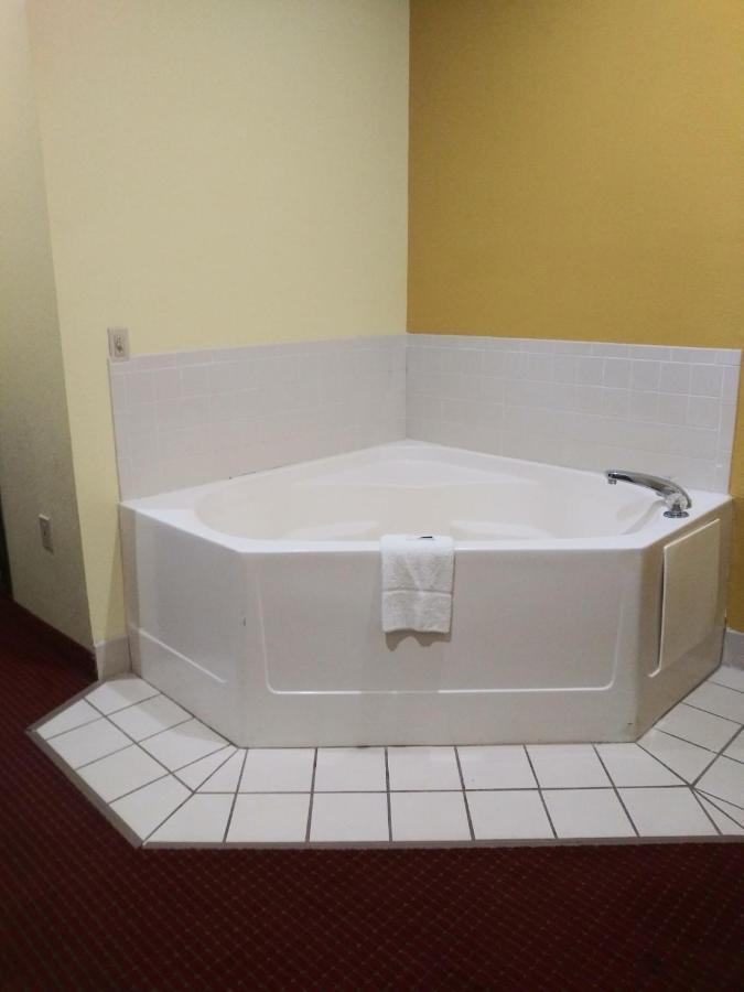 Springwood Suites Houston Iah - Beltway 8 Экстерьер фото