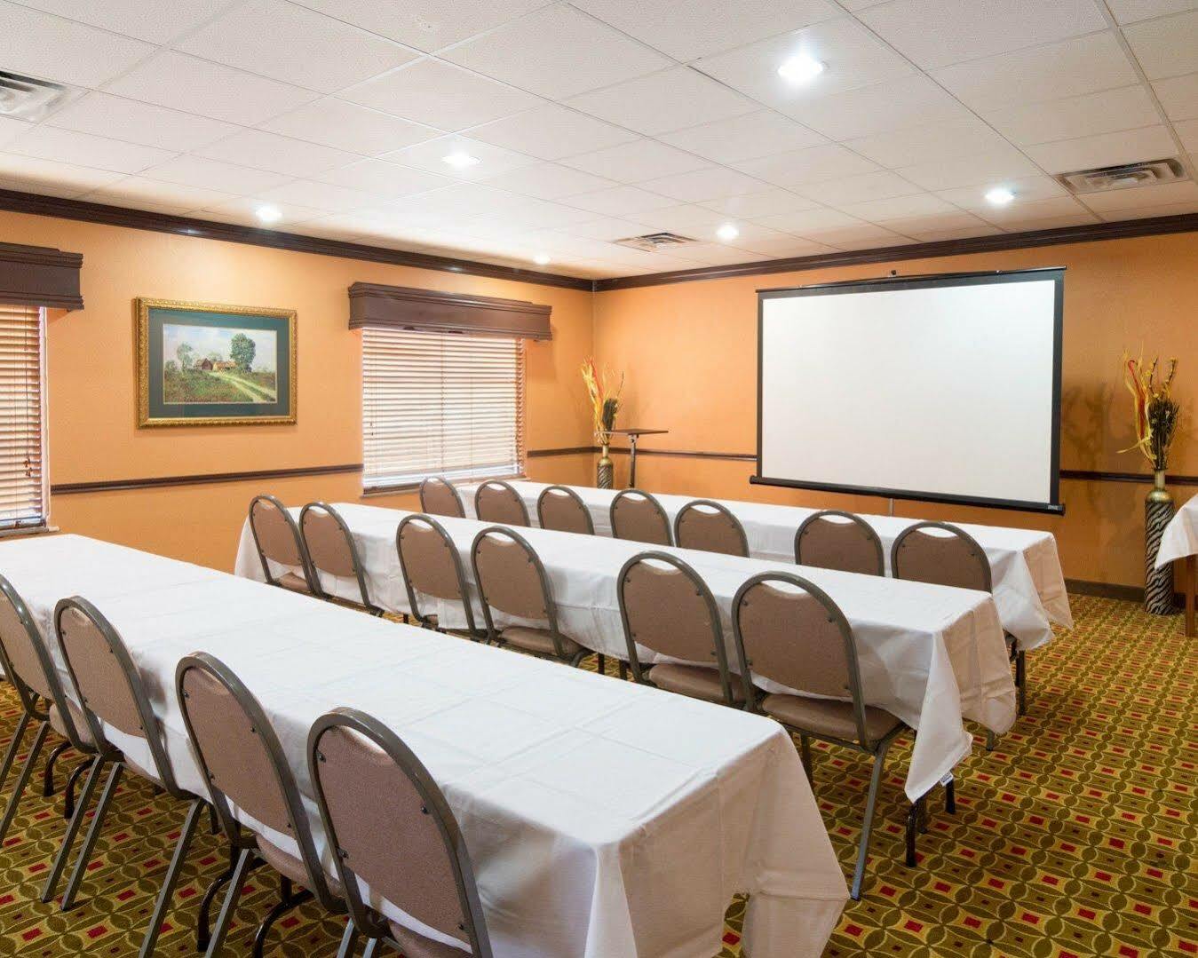 Springwood Suites Houston Iah - Beltway 8 Экстерьер фото